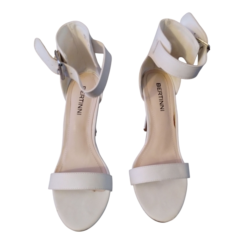 Bertinni Women's 5.5 White Single Strap Heels Classic - Picture 2 of 7